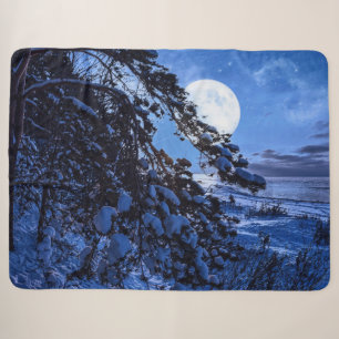 Moon over de sneeuwvloerboom en de kust van het ze sherpa deken