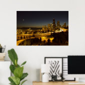 Moon Over Seattle Downtown Skyline Poster (Thuiskantoor)