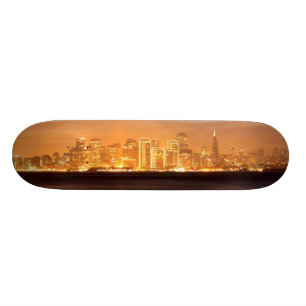 Moon zet San Francisco op hazy December Skateboard