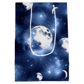 Moonlight Glow | Moon Phases in Sky Clouds Medium Cadeauzakje (Achterkant)