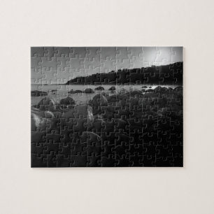 Moonlight Lake Black en White Photo Puzzle Legpuzzel