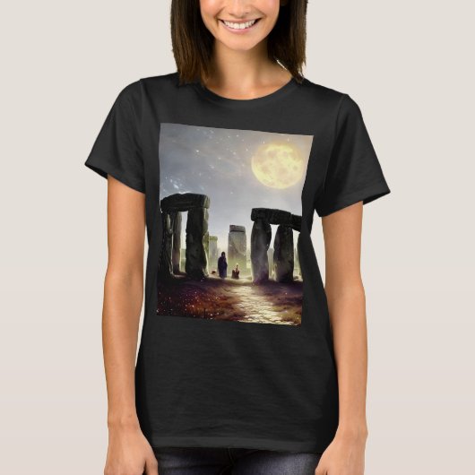 Moonlight over Stonehenge Digital Art T-shirt (Voorkant)