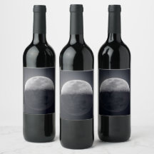 Moonlit Elegance: Wijnfles met een Maan Afbeelding