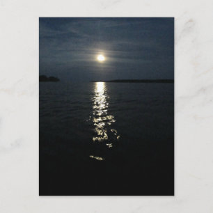 Moonreflectie over water. briefkaart