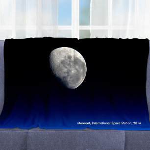 Moonset, International Space Station, 2016 Fleece Deken
