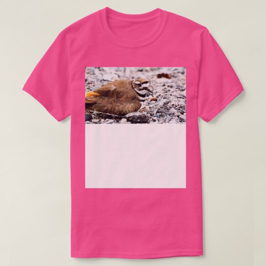 Moordenaar vogel bewaakt haar nest TShirt (Design voorkant)
