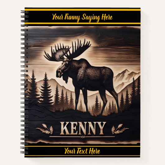 Moose houtsnijwerk in donker hout met achtergrond notitieboek (Voorkant)