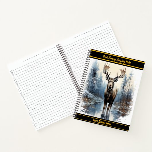 Moose staat sierlijk in een rustig bos notitieboek (Binnen)