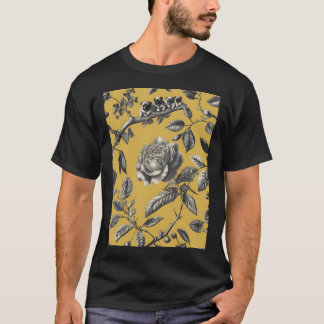 Mops op een tak t-shirt