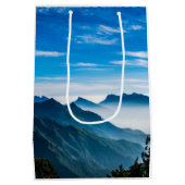 Morning Mountains Mist Landscape Medium Cadeauzakje (Achterkant)