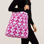 Moroccan Ikat Damask Pattern, Fuchsia Pink & White Crossbody Tas (Dichtbij)