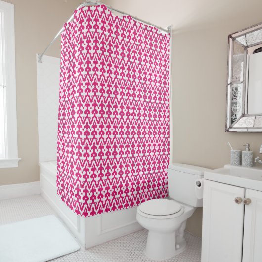 Moroccan Ikat Damask Pattern, Fuchsia Pink & White Douchegordijn (In situ)