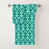 Moroccan Ikat Damask Pattern, Turquoise en Aqua Bad Handdoek (Insitu)