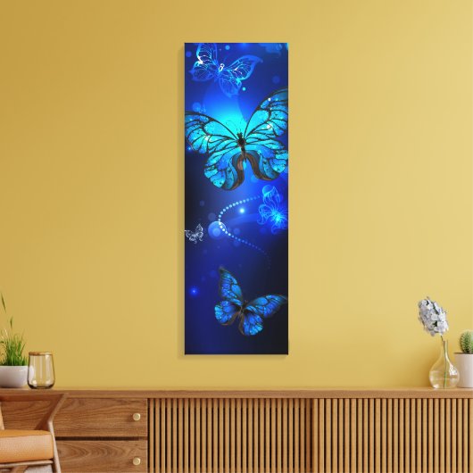 Morpho Butterfly in de donkere achtergrond Canvas Afdruk (Insitu (Woonkamer))