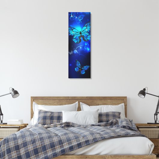 Morpho Butterfly in de donkere achtergrond Canvas Afdruk (Insitu (Slaapkamer))