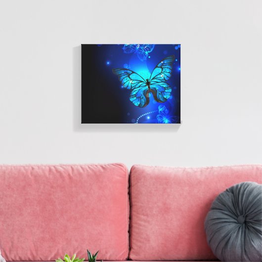 Morpho Butterfly in de donkere achtergrond Canvas Afdruk (Insitu (Woonkamer))