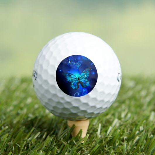 Morpho Butterfly in de donkere achtergrond Golfballen (Insitu Shirt)