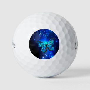 Morpho Butterfly in de donkere achtergrond Golfballen