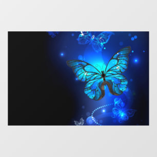 Morpho Butterfly in de donkere achtergrond Raamsticker