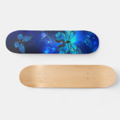 Morpho Butterfly in de donkere achtergrond Skateboard (Horizontaal)