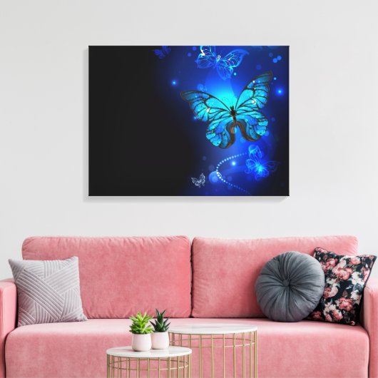 Morpho Vlinder op Donkere Achtergrond Canvas Afdruk (Insitu (Woonkamer))