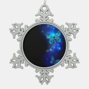 Morpho Vlinder op Donkere Achtergrond Tin Sneeuwvlok Ornament