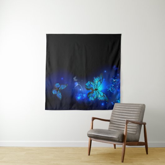 Morpho Vlinder op Donkere Achtergrond Wandkleed (In Situ (horizontaal))