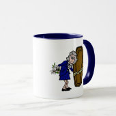 Morticienne plus âgée avec Mug de café (Devant droit)