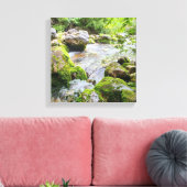 Mosachtige Bergstroom – Onbevlekte Rivier in het B Canvas Afdruk (Insitu (Woonkamer))