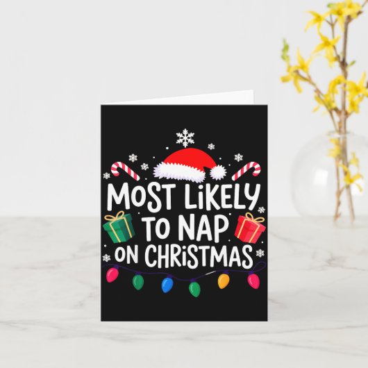 Most Likely To Nap On Christmas Family Kaart (Gele Bloem)