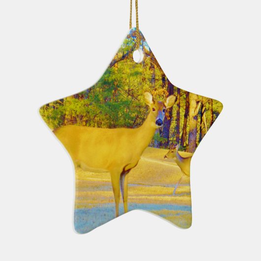 Mosterd gekleurd deer met lichtblauw keramisch ornament (Rechts)