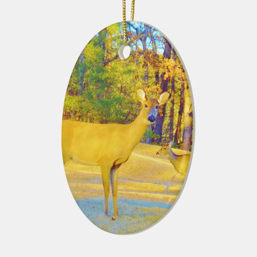 Mosterd gekleurd deer met lichtblauw keramisch ornament (Links)