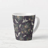 mot vlinderpatroon Latte Mok (Rechterhoek)