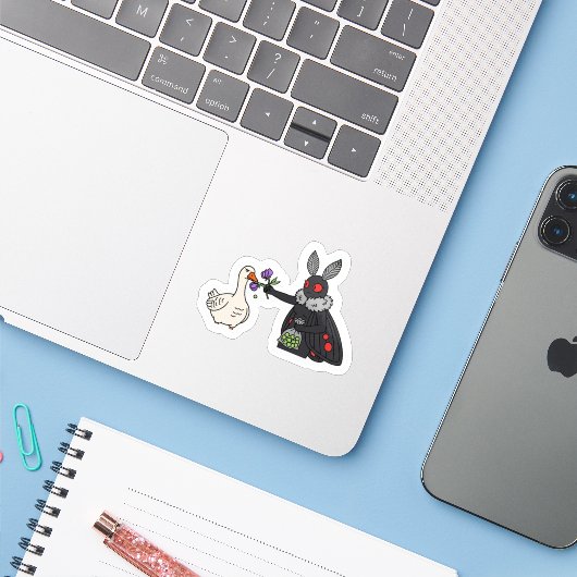 Moth voedt de gans sticker (Laptop met iPhone)