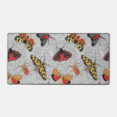 Moths on hydrangea bureaumat (Voorkant)