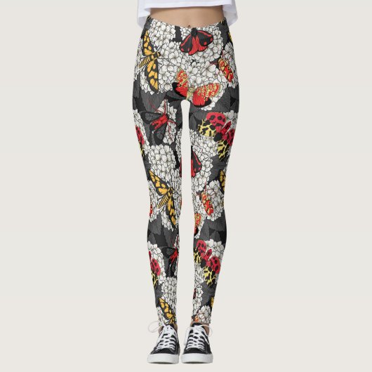 Moths on white hydrangea leggings (Voorkant)