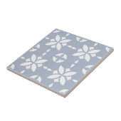 Motif à carreaux de fleurs blanches sur bleu Dusty (Côté)