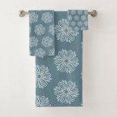 Motif à fleurs en bleu et blanc (En situation)