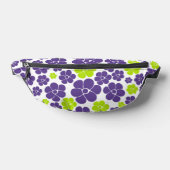 Motif à fleurs en vert citron et violet (Poser)