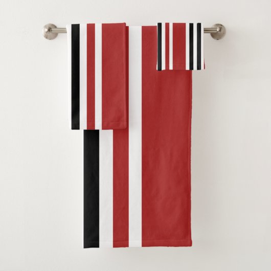 Motif à rayures verticales rouge noir gris (En situation)
