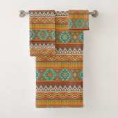 Motif Aztec amusant numéro trois ensemble de servi (En situation)