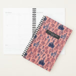 Motif bleu corail<br><div class="desc">Motif avec des illustrations de corail bleu sur un arrière - plan rose corail. Personnalisez avec le nom à l'avant.</div>