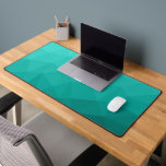 Motif de maillage géométrique Turquoise turquoise<br><div class="desc">Tapis de bureau cool unique pour son bureau,  sa chambre,  son travail,  sa grotte,  sa salle de jeux.. motif de maillage géométrique dégradé vert turquoise. Maille géométrique triangulaire avec dégradé bleu foncé.</div>