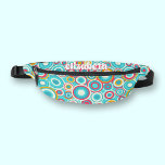 Motif de point Super rétroactif<br><div class="desc">Cet élégant pack de mamie dispose d'un motif à points rétro funky aux couleurs super et votre nom sur le dessus. Le sac est muni d'une courroie de taille noire réglable, d'une fermeture éclair et mesure 14, 5 po x 6 po. Séparateur en maille, trois porte-cartes et une poche interne...</div>