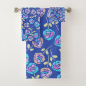 Motif floral bleu et violet (En situation)