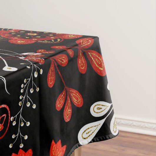 Motif floral complexe avec nappe dorée et blanche (In Situ)