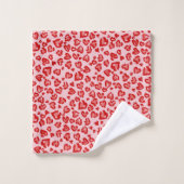 Motif léopard des coeurs en rouge sur blush (Gant de toilette)