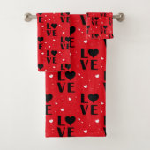 Motif LOVE Rouge avec Emblèmes de Cœur (En situation)