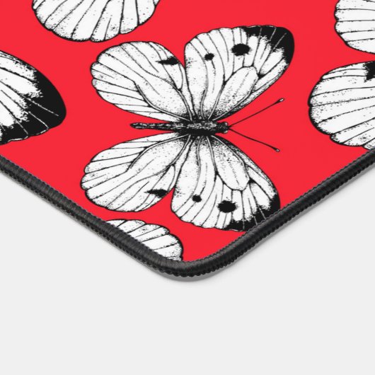 Motif papillon de chou sur rouge (Coin)