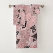 Motif Rose rose or et triangles noir (En situation)